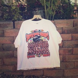 Vintage Denver Broncos Super Bowl T-shirt